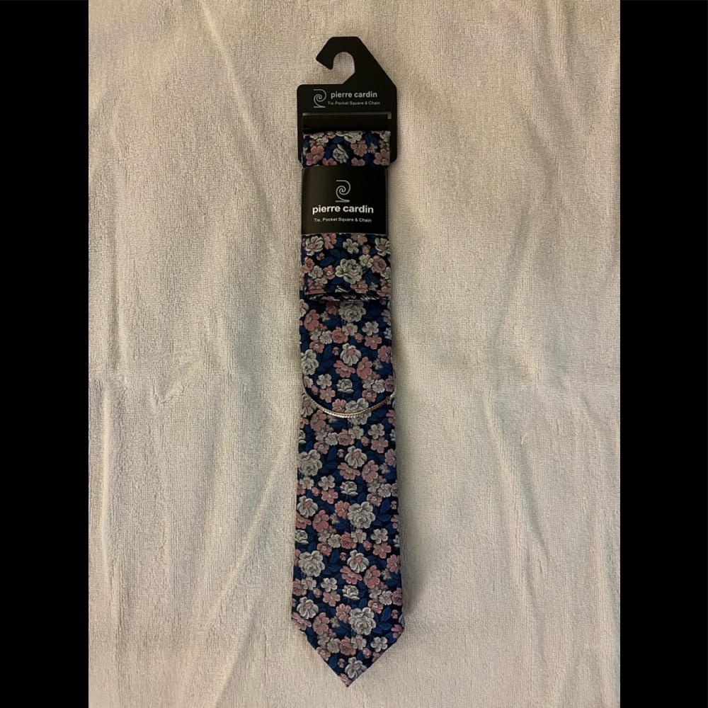 Mens tie and hanky set
